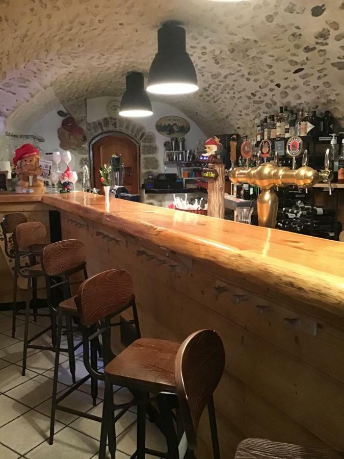 Les Gentianes